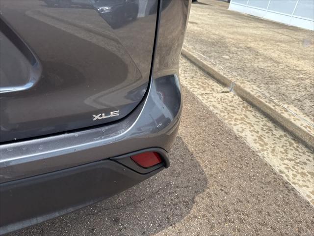 used 2023 Toyota Highlander car, priced at $40,995