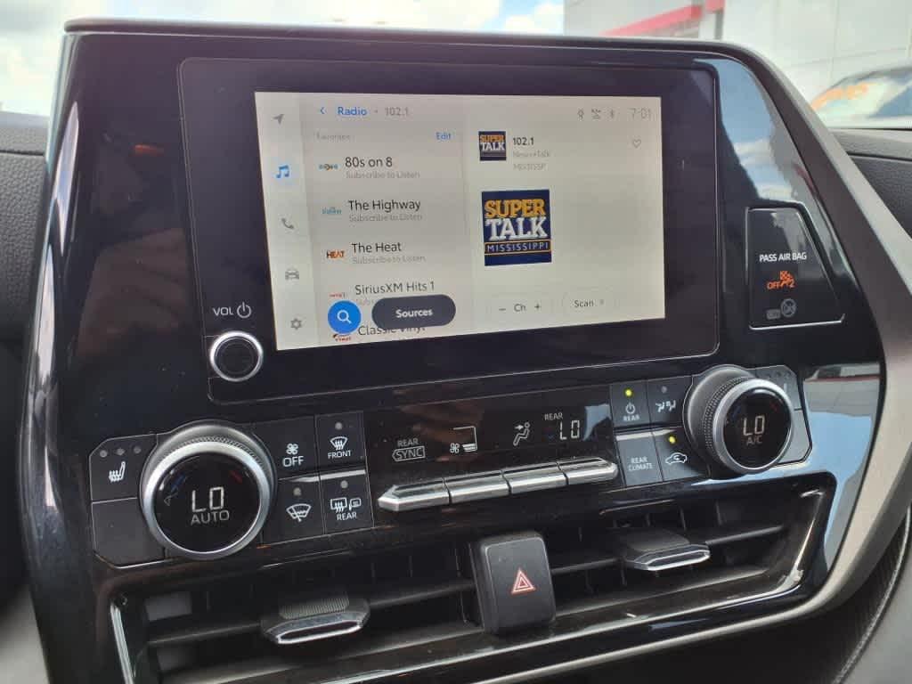 used 2023 Toyota Highlander car, priced at $39,290