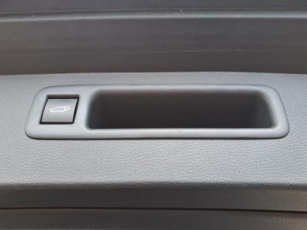 used 2023 Toyota Highlander car, priced at $39,290