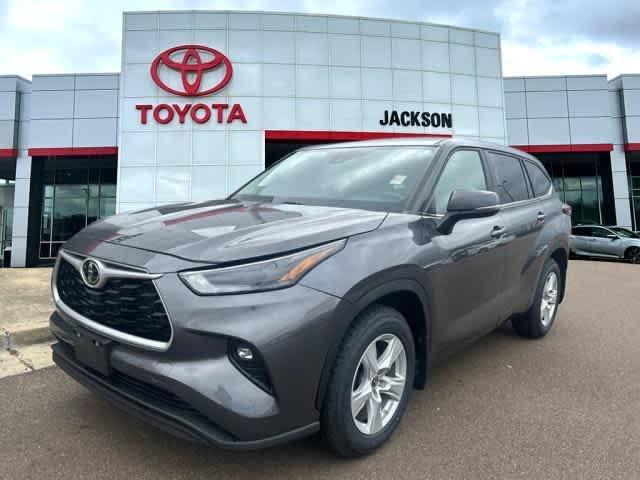 used 2023 Toyota Highlander car, priced at $34,490