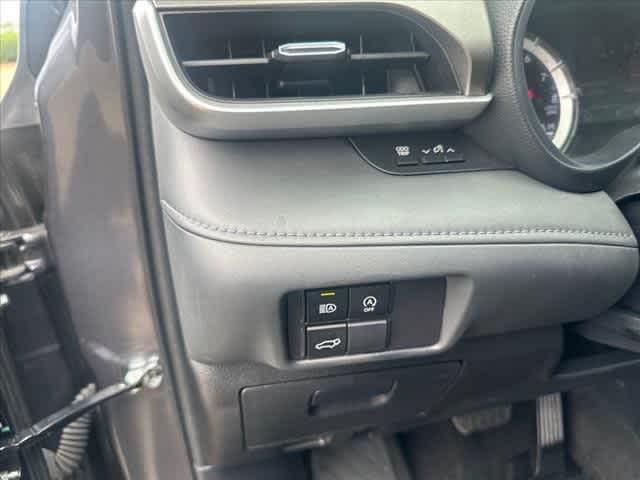 used 2023 Toyota Highlander car, priced at $34,490
