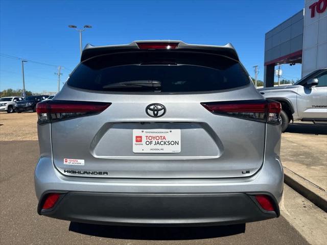 used 2022 Toyota Highlander car, priced at $31,899