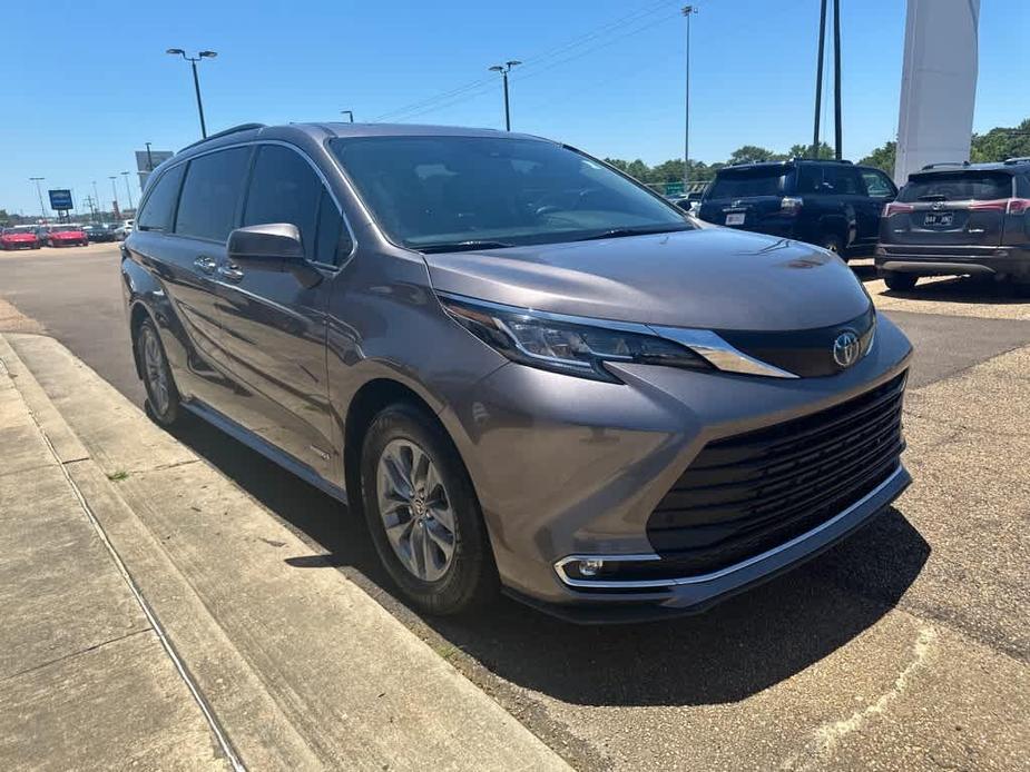 used 2021 Toyota Sienna car, priced at $38,443