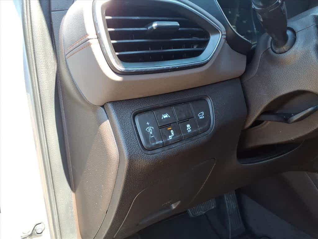 used 2020 Hyundai Santa Fe car, priced at $13,999