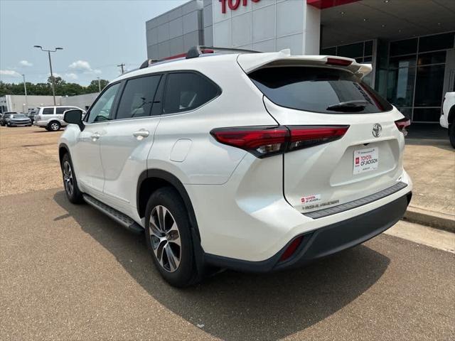 used 2021 Toyota Highlander car, priced at $31,590