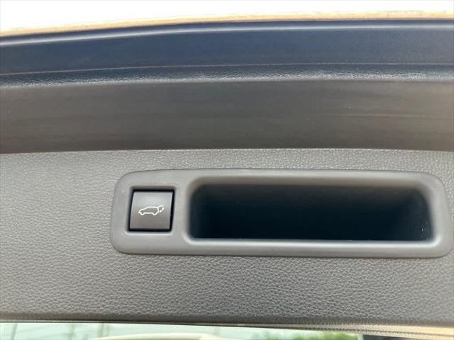 used 2021 Toyota Highlander car, priced at $31,590