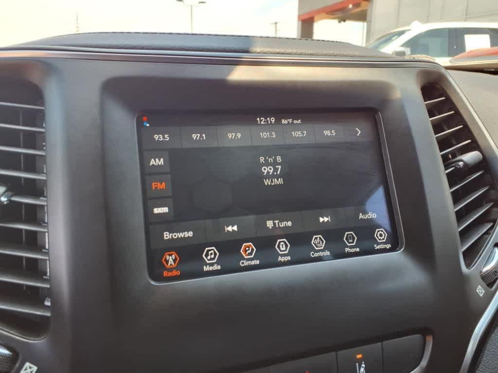 used 2021 Jeep Cherokee car, priced at $19,595