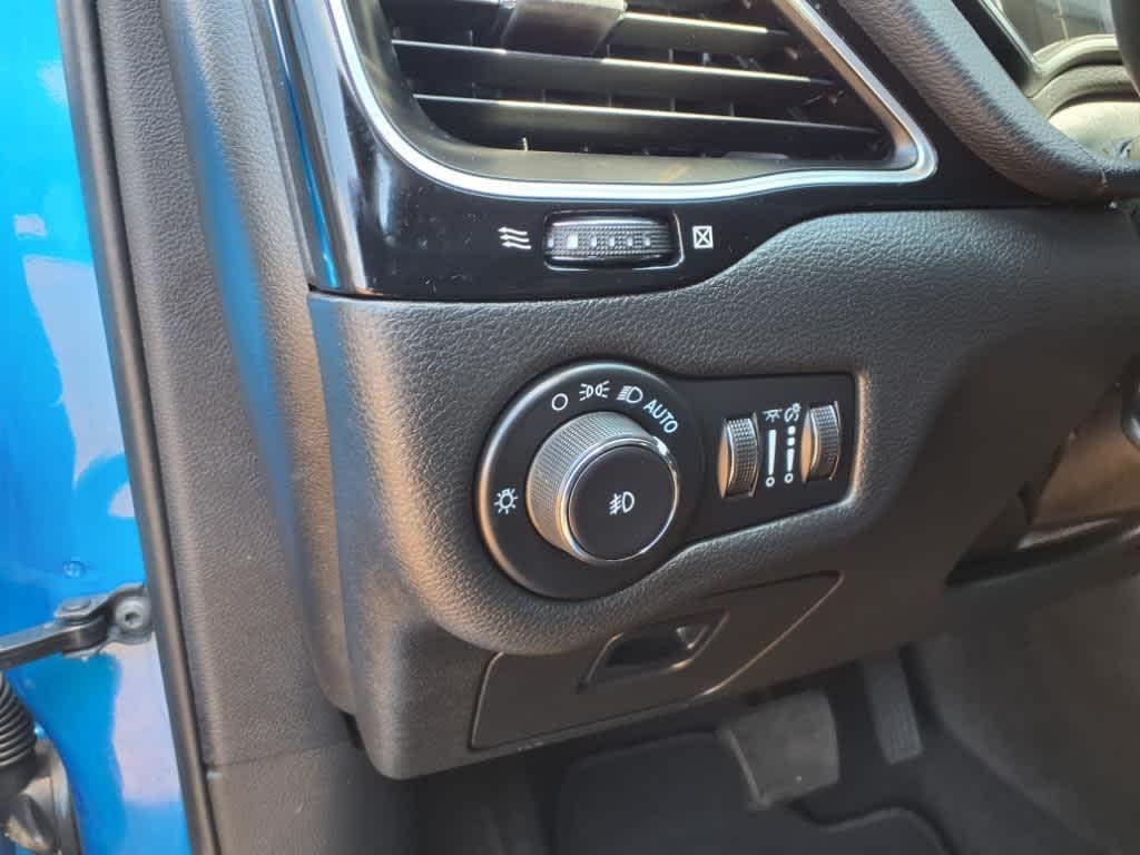 used 2021 Jeep Cherokee car, priced at $19,595