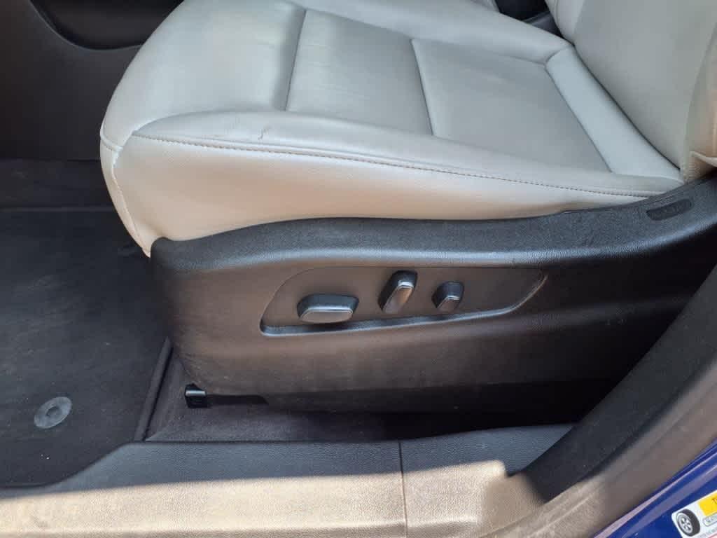 used 2022 Cadillac XT4 car, priced at $24,921