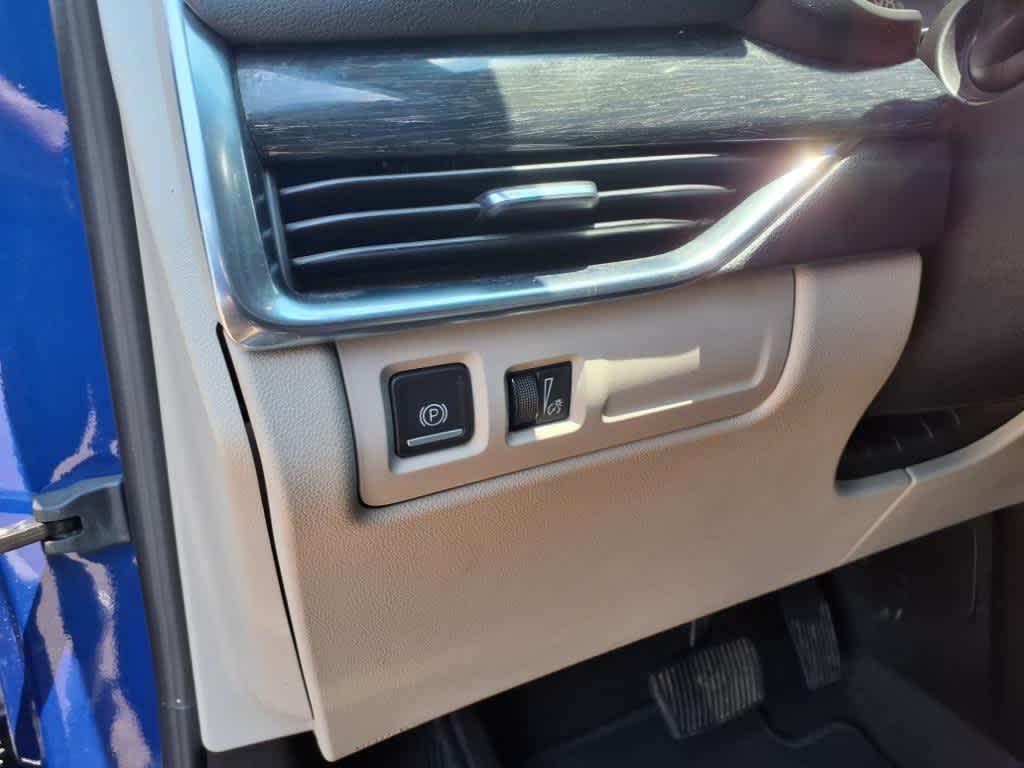 used 2022 Cadillac XT4 car, priced at $24,921