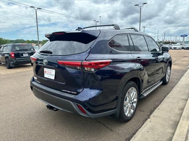 used 2022 Toyota Highlander car, priced at $36,900