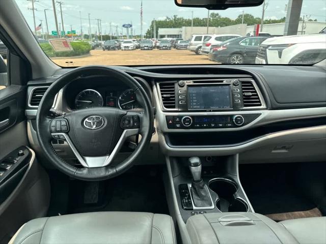 used 2015 Toyota Highlander car, priced at $21,995
