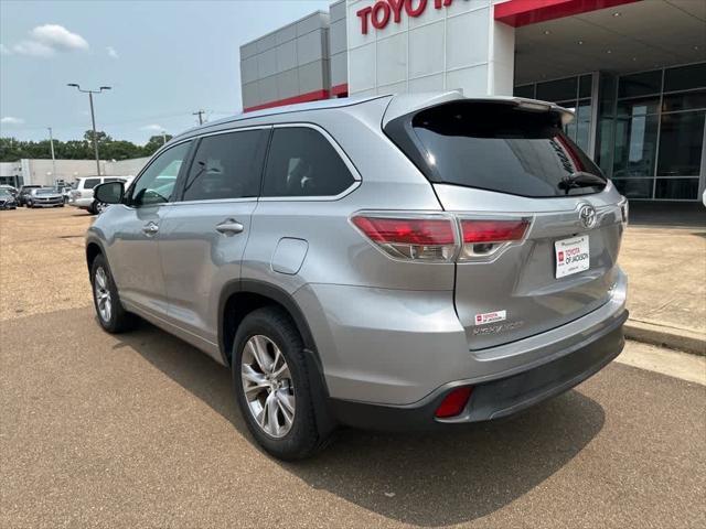 used 2015 Toyota Highlander car, priced at $21,995