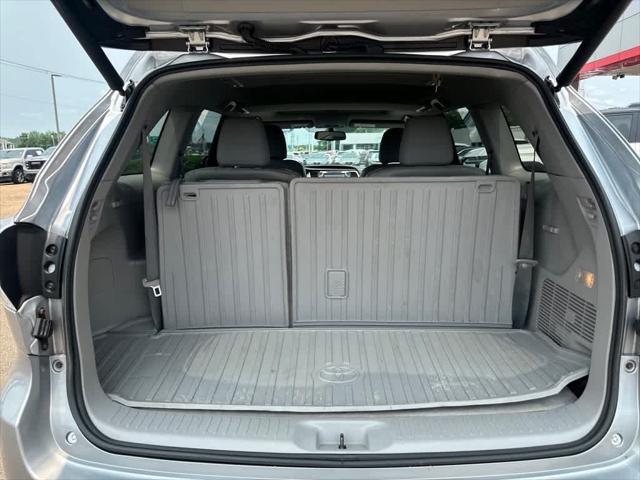used 2015 Toyota Highlander car, priced at $21,995