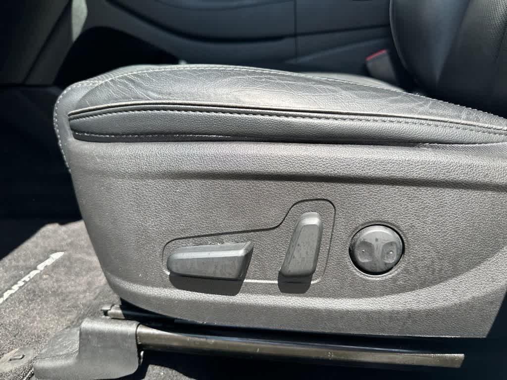 used 2022 Hyundai Santa Fe car, priced at $21,000