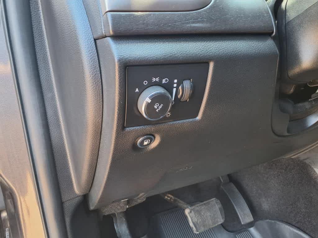 used 2018 Jeep Grand Cherokee car, priced at $15,499