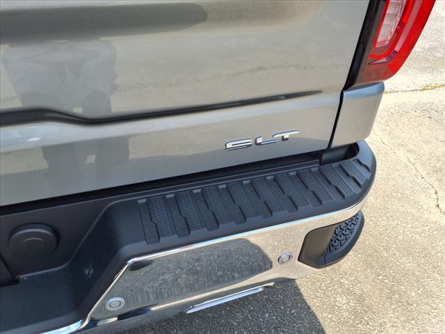 new 2025 GMC Sierra 1500 car, priced at $57,018