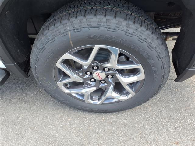 new 2025 GMC Sierra 1500 car, priced at $57,201