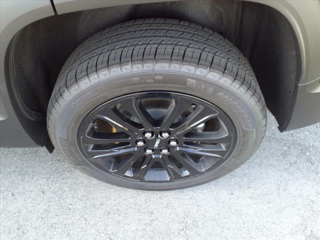 used 2023 GMC Acadia car, priced at $30,800