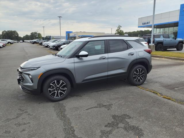 used 2025 Chevrolet TrailBlazer car, priced at $27,900