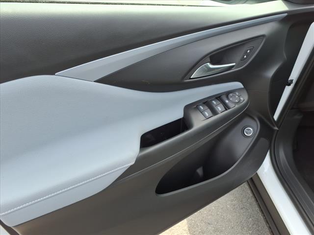 new 2025 Buick Envista car, priced at $25,982