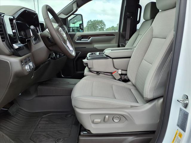 new 2025 GMC Sierra 2500 car, priced at $55,526