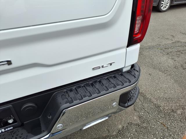 new 2025 GMC Sierra 1500 car, priced at $60,552