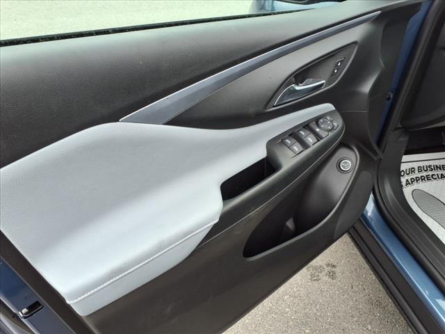 new 2025 Buick Envista car, priced at $26,365