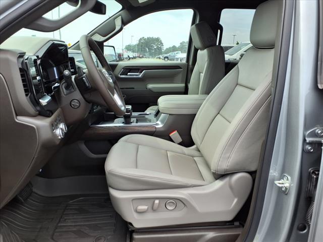 new 2025 GMC Sierra 1500 car, priced at $57,018