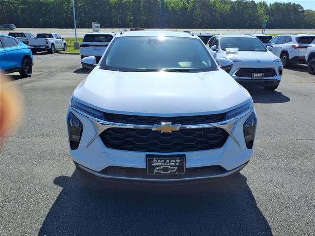 new 2025 Chevrolet Trax car, priced at $25,800