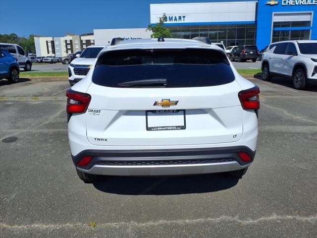 new 2025 Chevrolet Trax car, priced at $25,800