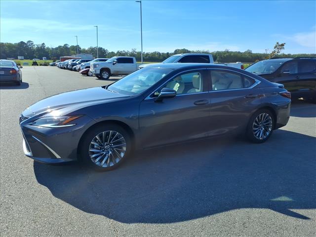 used 2024 Lexus ES 350 car, priced at $45,987