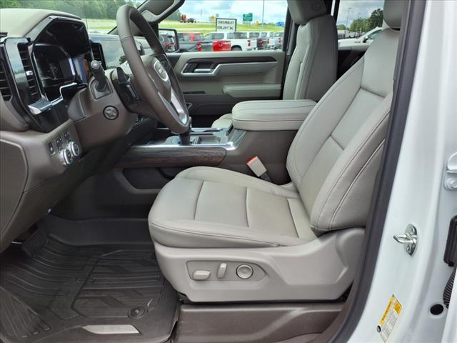 new 2025 GMC Sierra 1500 car, priced at $56,569