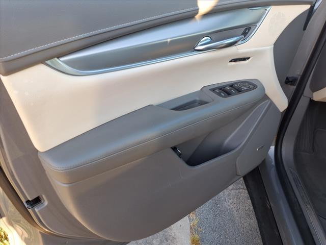 used 2017 Cadillac XT5 car, priced at $13,900