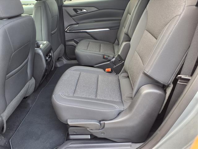 new 2025 Chevrolet Traverse car, priced at $43,920