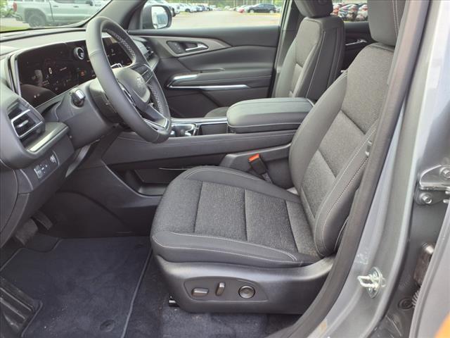 new 2025 Chevrolet Traverse car, priced at $43,920