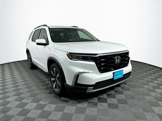 new 2025 Honda Pilot car, priced at $50,870