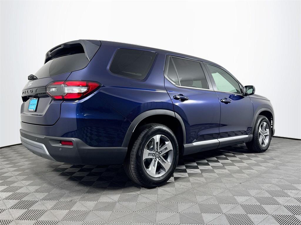 new 2025 Honda Pilot car, priced at $45,095