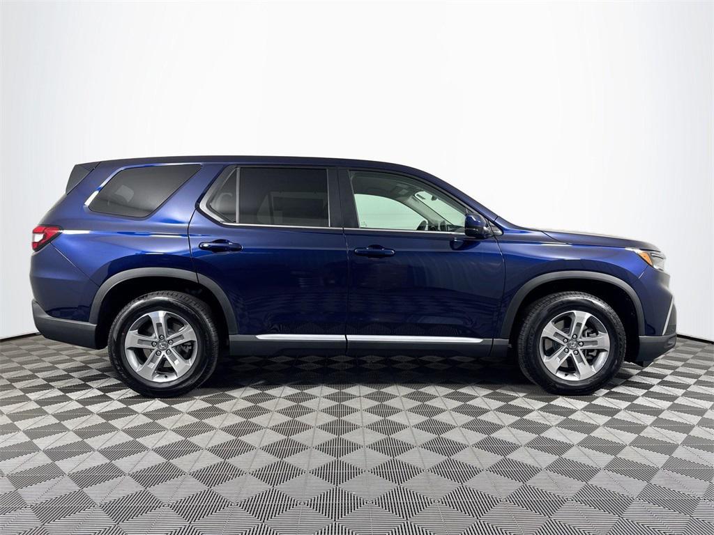 new 2025 Honda Pilot car, priced at $45,095