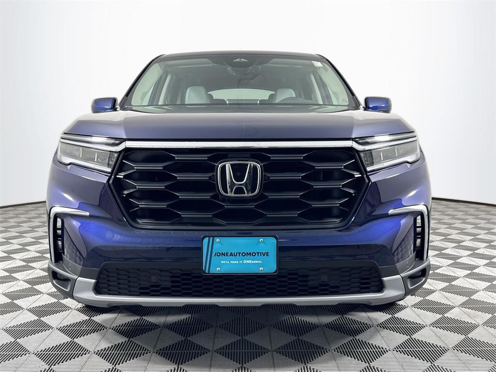 new 2025 Honda Pilot car, priced at $45,095
