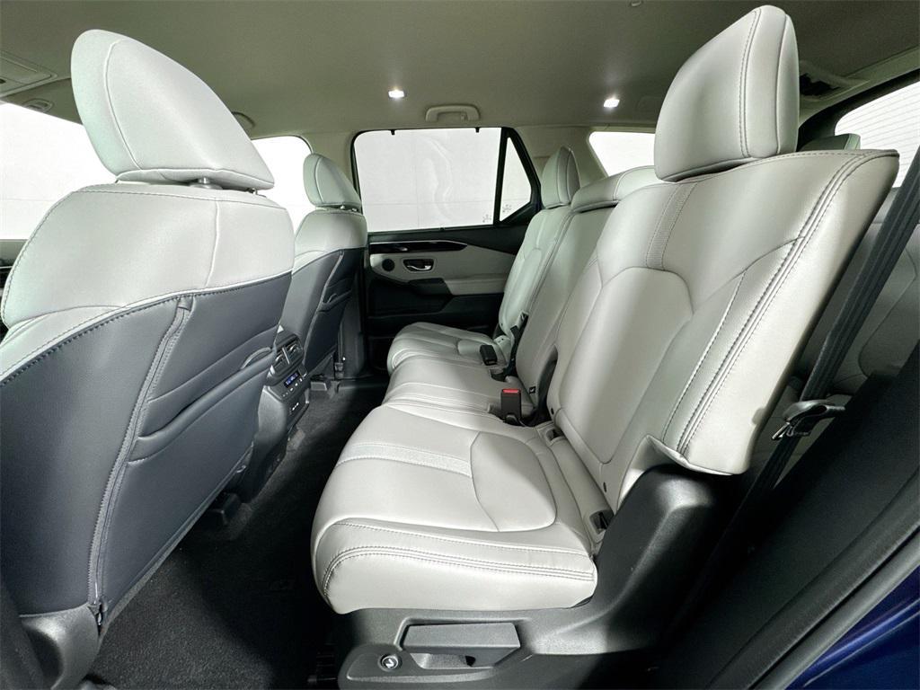 new 2025 Honda Pilot car, priced at $45,095