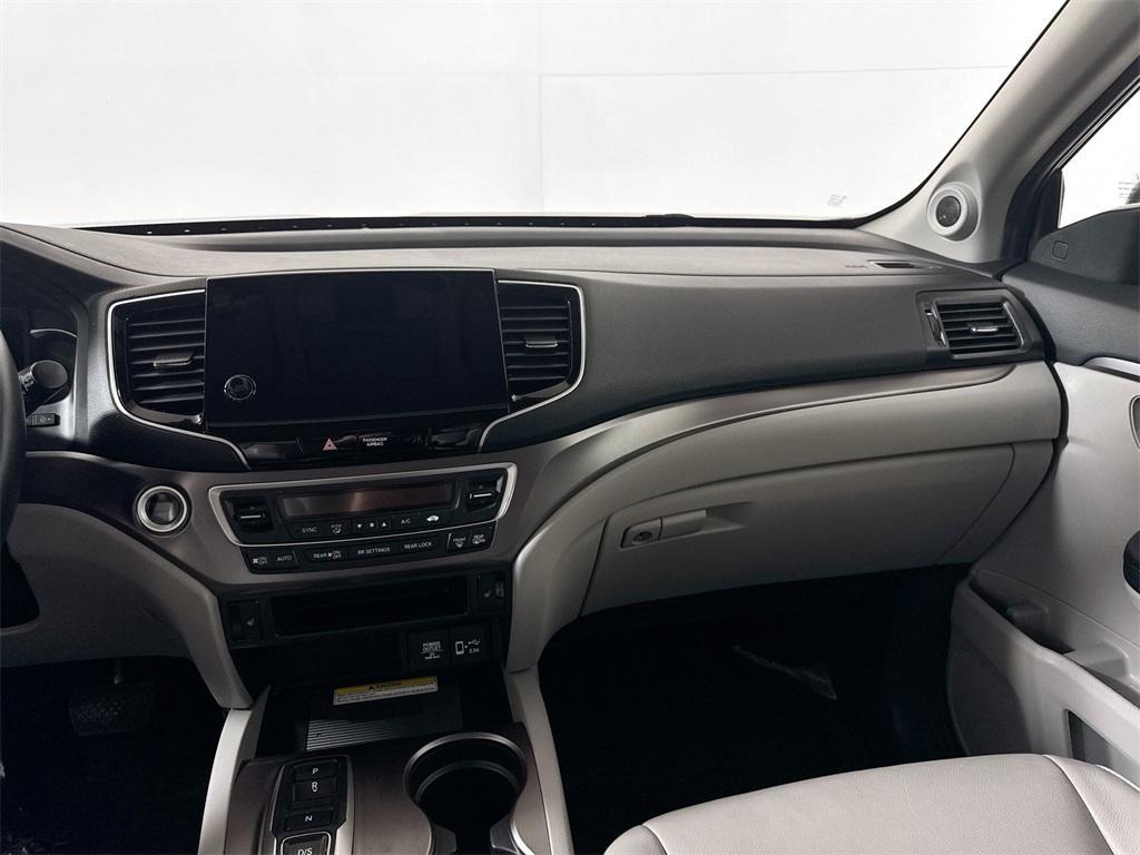 used 2022 Honda Pilot car, priced at $30,997