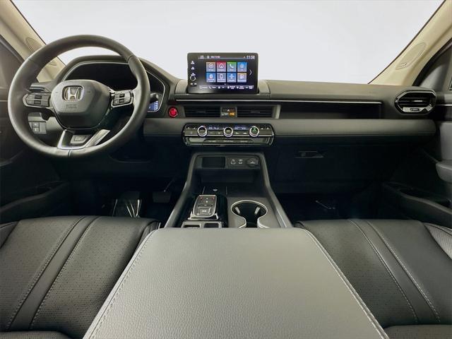 new 2025 Honda Pilot car, priced at $52,530
