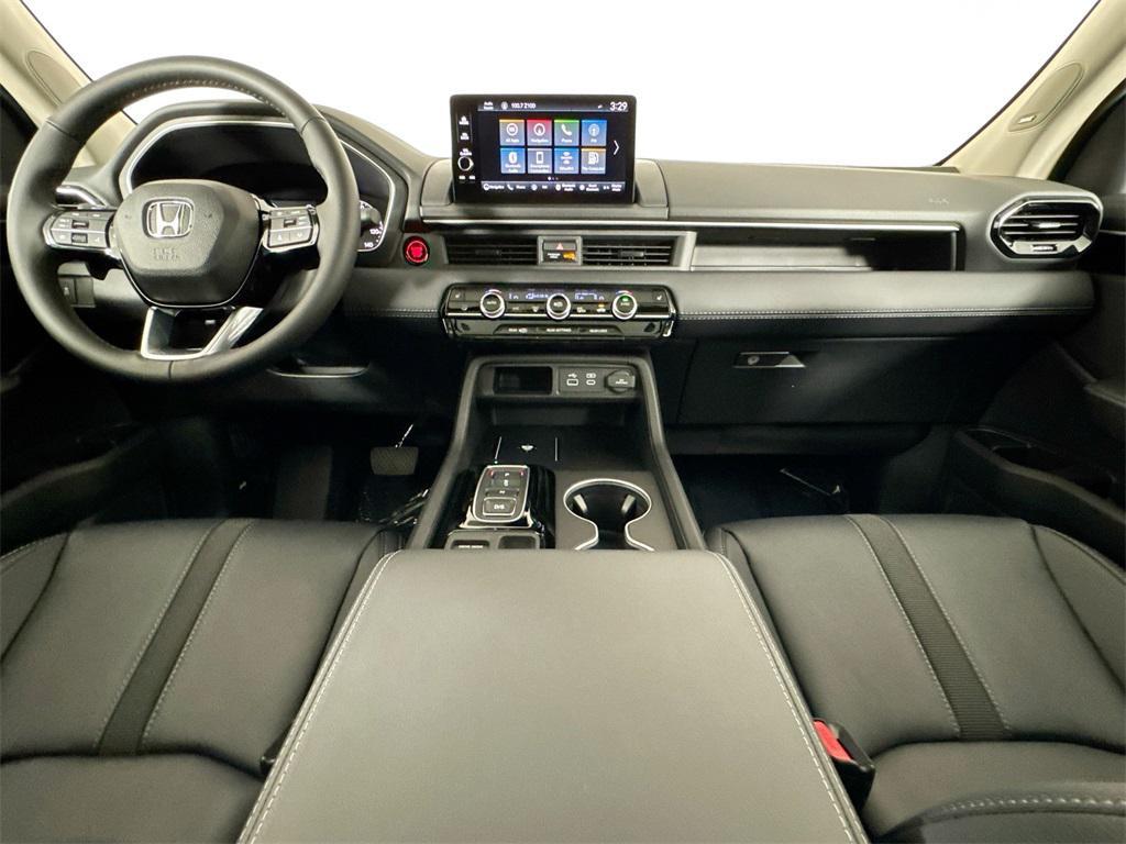 new 2025 Honda Pilot car, priced at $49,550