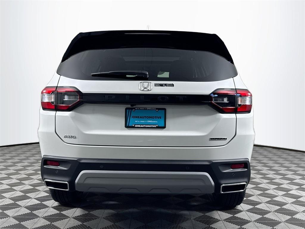 new 2025 Honda Pilot car, priced at $49,550