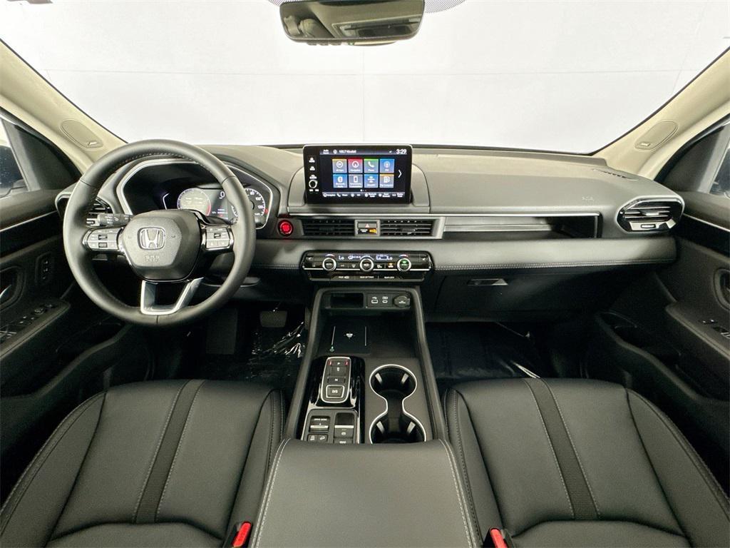 new 2025 Honda Pilot car, priced at $49,550