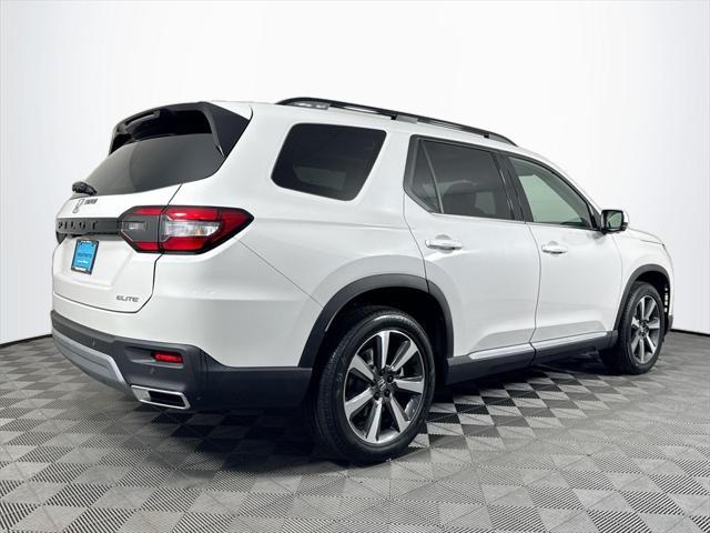 new 2025 Honda Pilot car, priced at $52,985