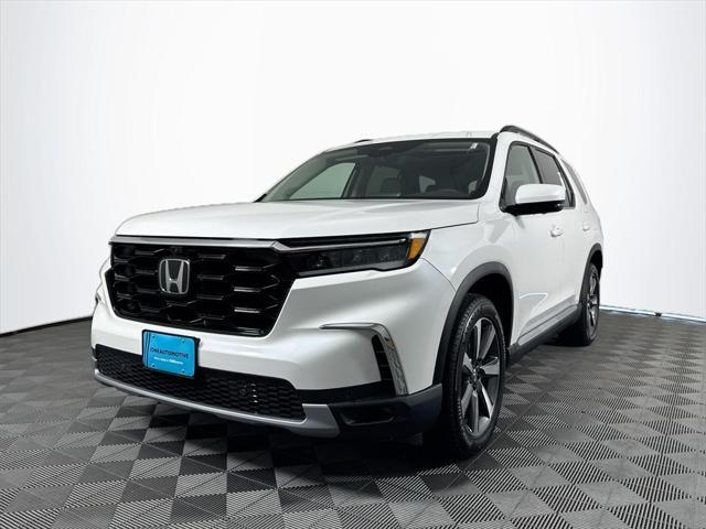 new 2025 Honda Pilot car, priced at $52,985