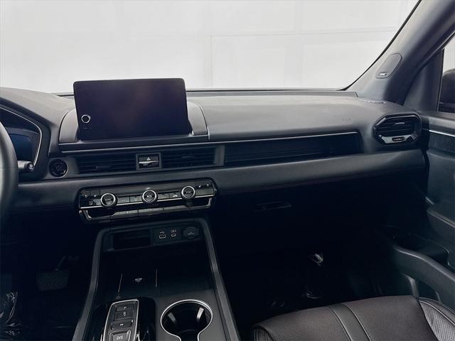 used 2025 Honda Pilot car, priced at $48,777