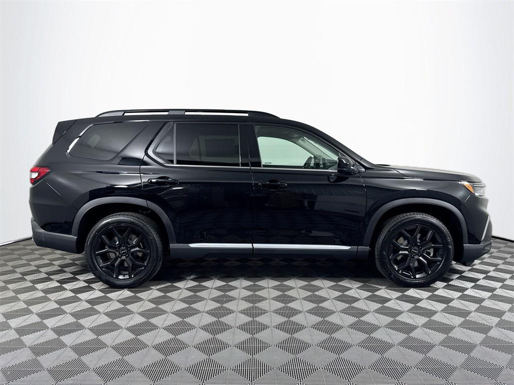 new 2025 Honda Pilot car, priced at $49,693